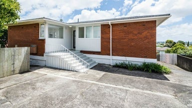 12A James Laurie Street, Henderson, Auckland - Carousel 1