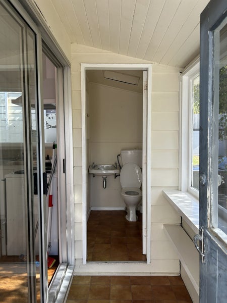 5 Westland Road, Mount Cook, Wellington - Carousel 2