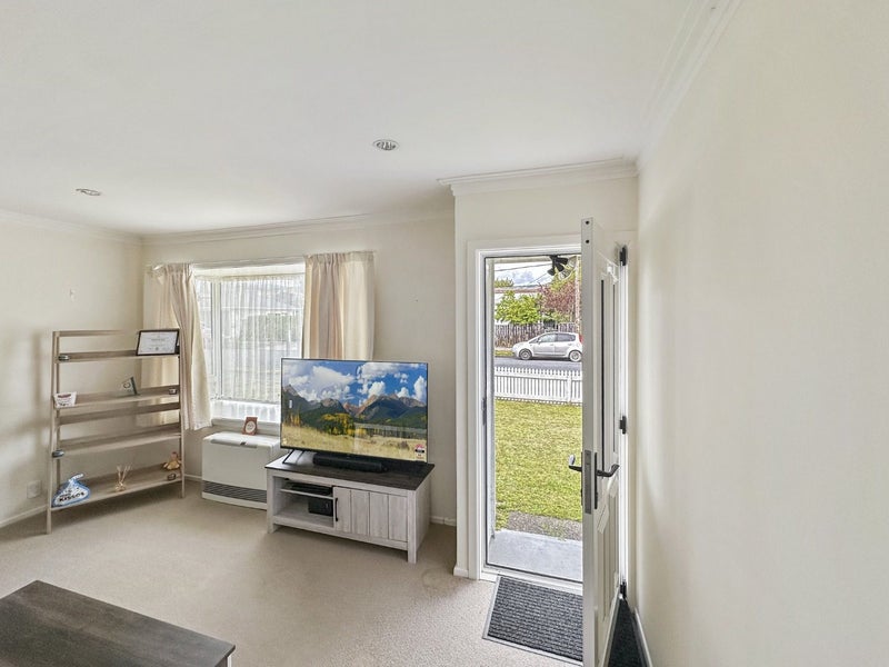 28 Marion Street, Silverstream, Upper Hutt - Carousel 2