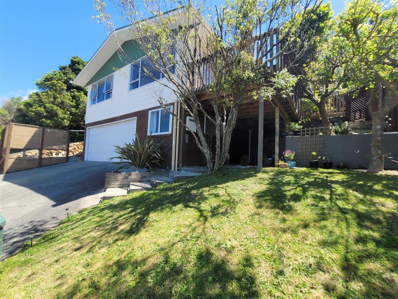 9 Malaghan Grove, Johnsonville, Wellington - Carousel 15