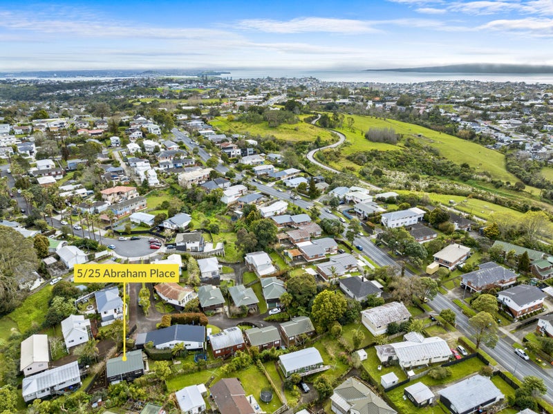 5/25 Abraham Place, St Johns, Auckland - Carousel 12