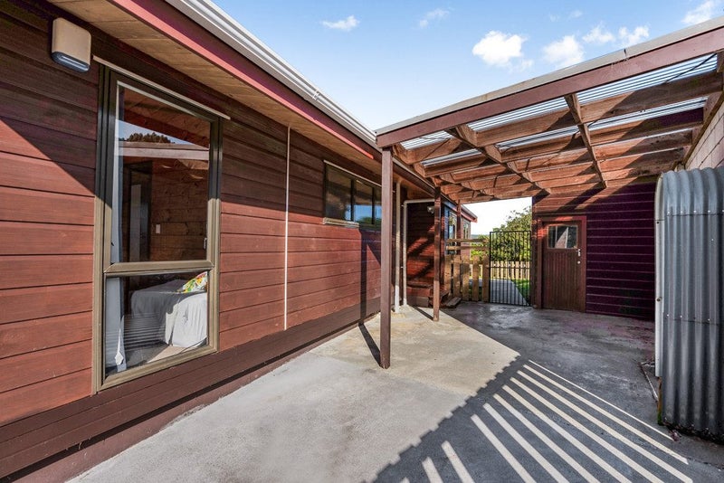 81 Park Road, Belmont, Lower Hutt - Carousel 21