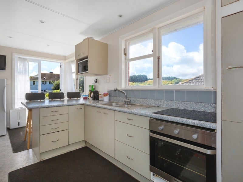 55 Jillett Street, Titahi Bay, Porirua - Carousel 1