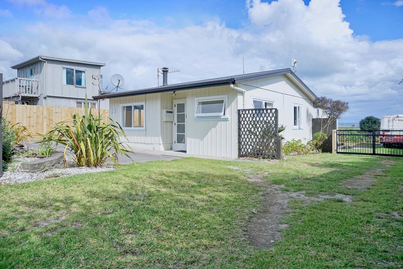 110 Pukehina Parade, Te Puke - Carousel 1