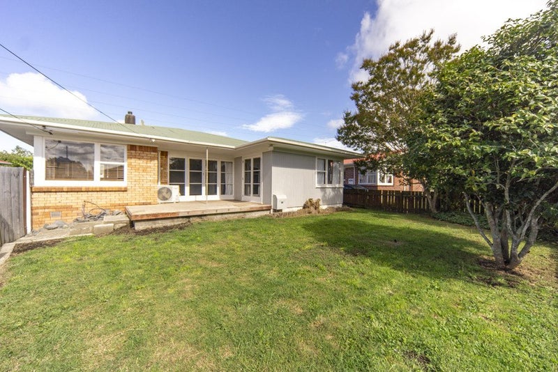 3 Yorkshire Road, Silverdale, Hamilton - Carousel 1