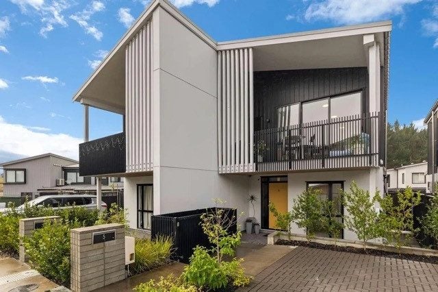 5 Awamarino Way, Westgate, Auckland - Carousel 2