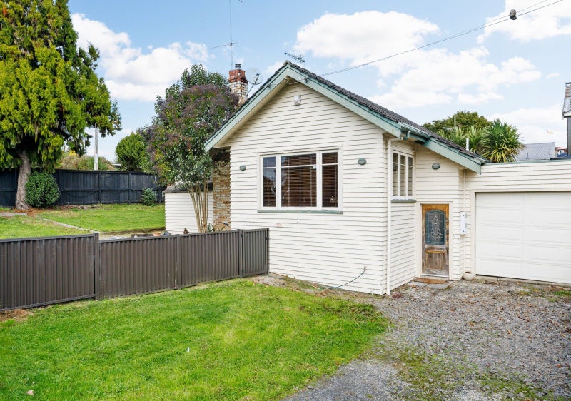32 Forest Lake Road, Forest Lake, Hamilton - Carousel 2