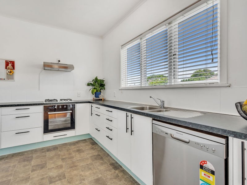 911 Rangiora Street, Mahora, Hastings, Hawke's Bay - Carousel 2