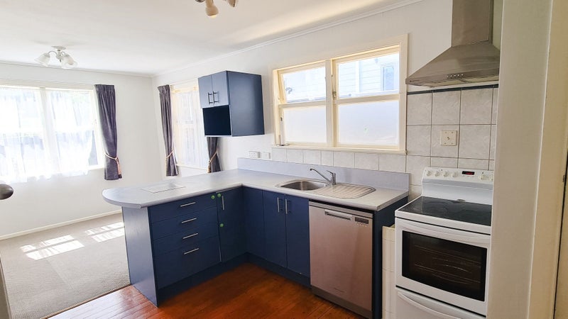 50 Batchelor Street, Newlands, Wellington - Carousel 2