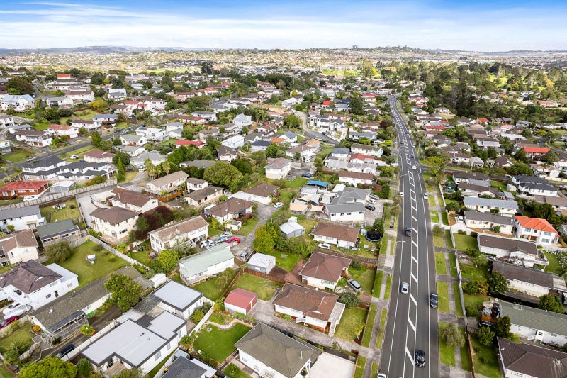 110 Aviemore Drive, Highland Park, Auckland - Carousel 24