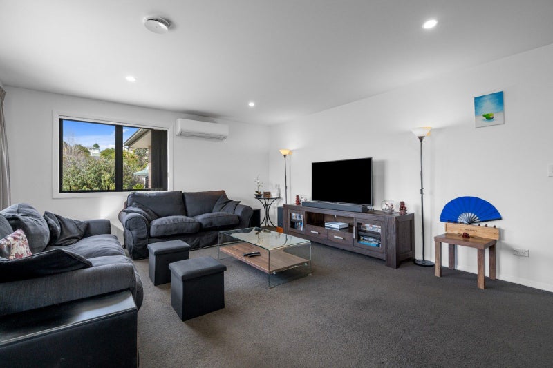 40 Fairfax Crescent, Pyes Pa, Tauranga - Carousel 2