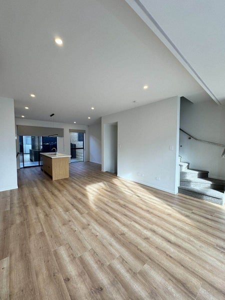 5/12 Ewenson Avenue, One Tree Hill, Auckland - Carousel 2