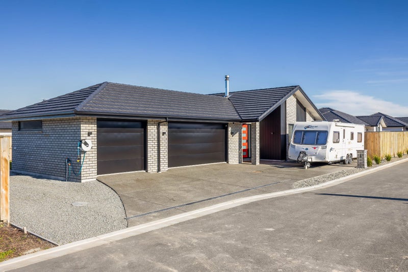 1 Upham Way, Amberley, Amberley - Carousel 1