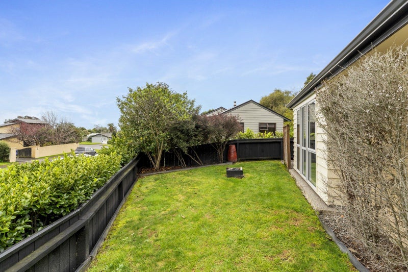 11B Poneke Drive, Waikanae - Carousel 17