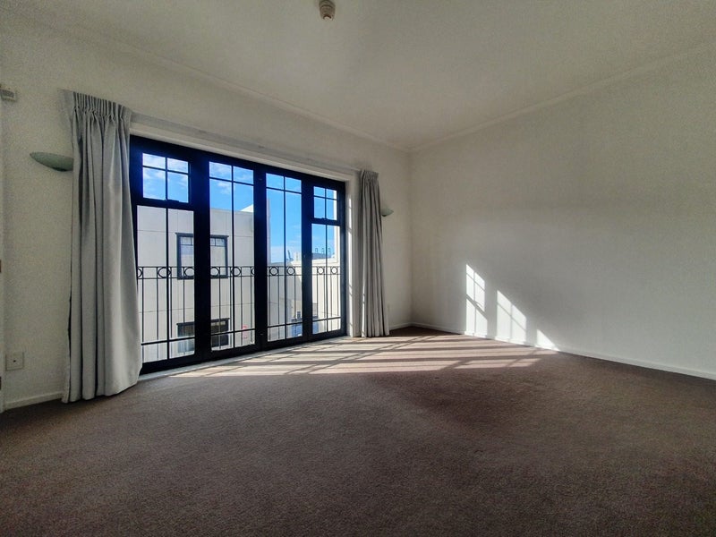 5C/8 Farnham Street, Parnell, Auckland - Carousel 1