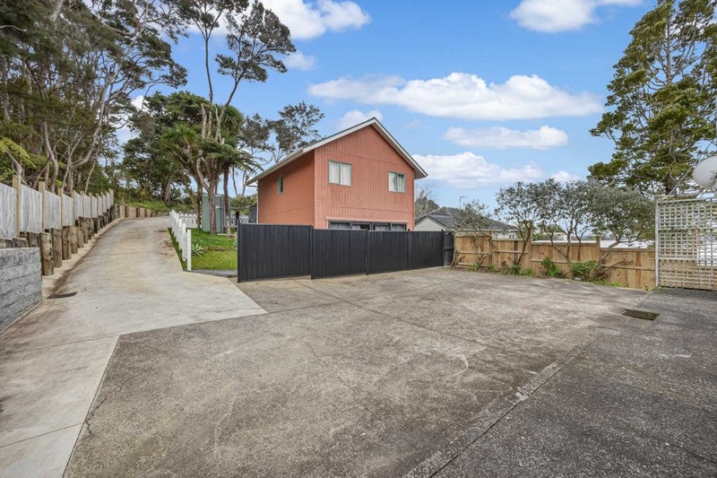 33B Fairmount Road, Titirangi, Auckland - Carousel 15