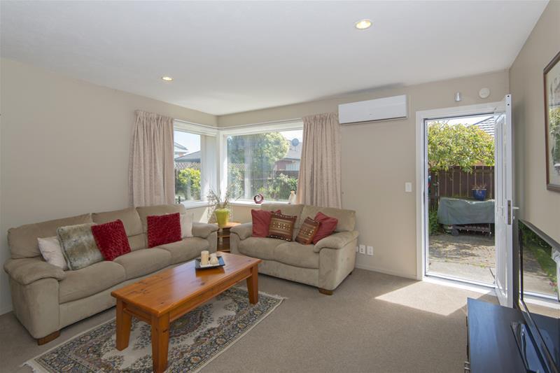 3/35 Tyrone Street, Belfast, Christchurch - Carousel 1