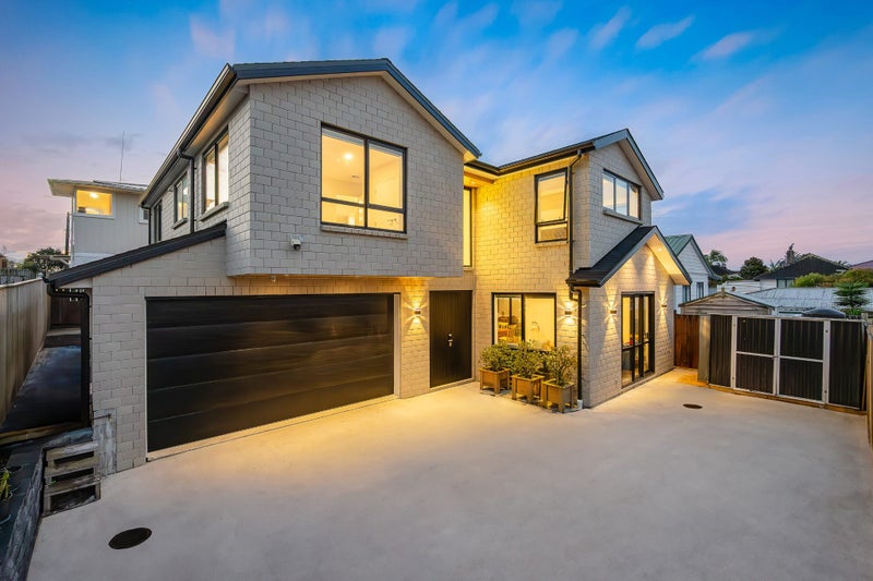 42A Kelwyn Road, Kelston, Auckland - Carousel 1