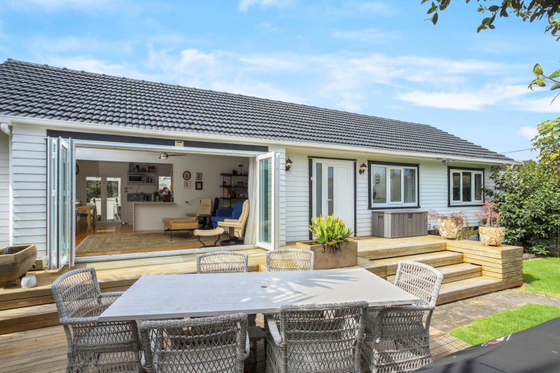 9 Esperance Road, Glendowie, Auckland - Carousel 2