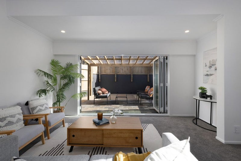 62 Happy Valley Road, Owhiro Bay, Wellington - Carousel 1