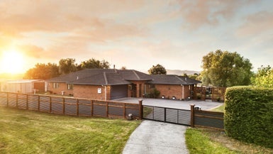 19 Castleton Way, Flagstaff, Hamilton - Carousel 1