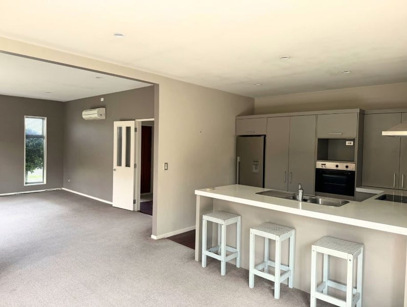 16 Wagner Crescent, Northwood, Christchurch - Carousel 2