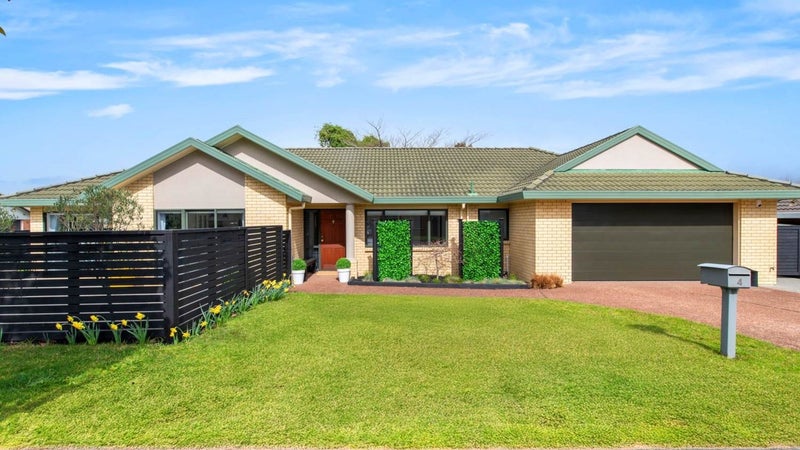 4 Riplington Road, Huntington Park, Auckland - Carousel 1