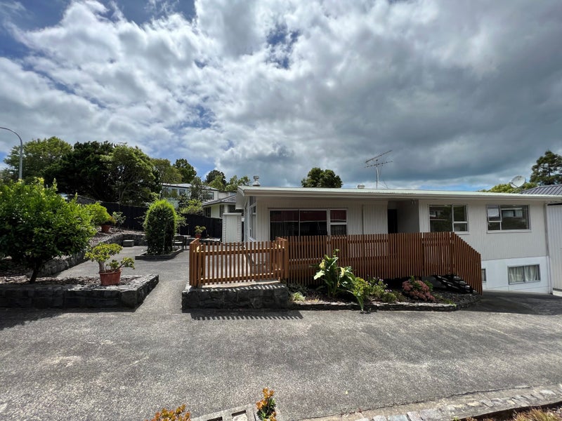 3 Kerria Place, Sunnynook, Auckland - Carousel 1