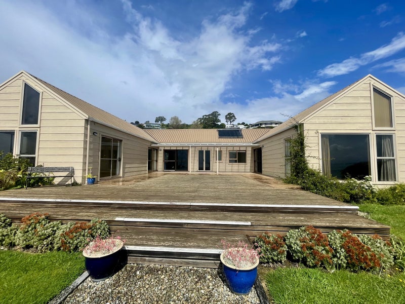 14 The Cliffs, Britannia Heights, Nelson - Carousel 1