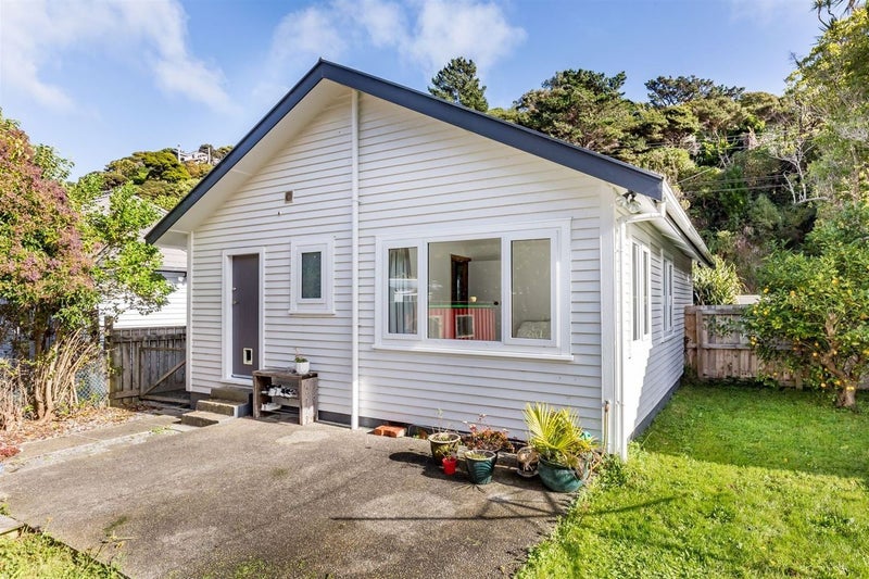 66 Airlie Road, Plimmerton, Porirua - Carousel 15