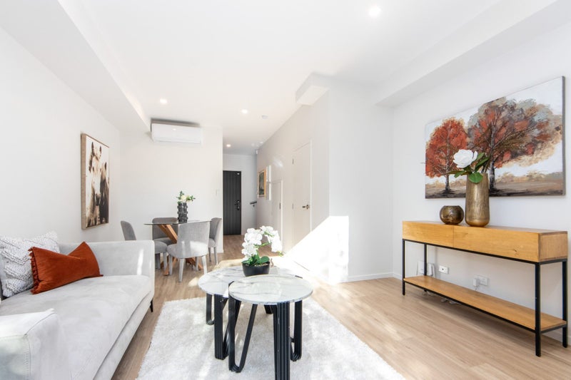 7/4 Serjeant Street, Henderson, Auckland - Carousel 2