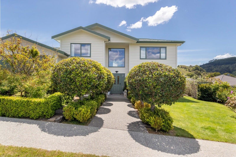 3 McEwen Crescent, Riverstone Terraces, Upper Hutt - Carousel 1