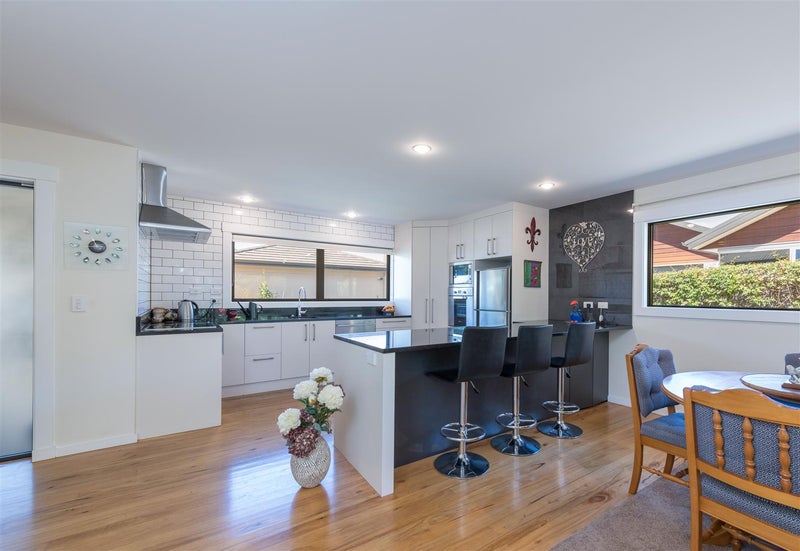 5 Di Vetro Way, The Wood, Nelson - Carousel 2