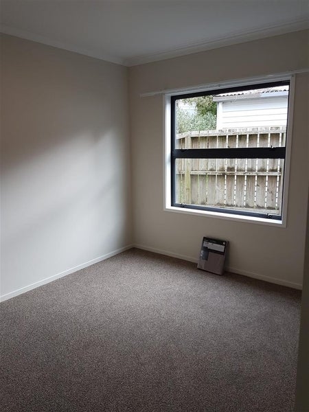 16 Jenanne Place, Totara Vale, Auckland - Carousel 6