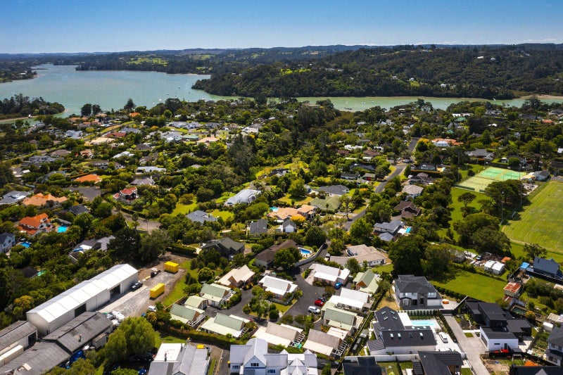 2/34 Waipuia Place, Greenhithe, Auckland - Carousel 17