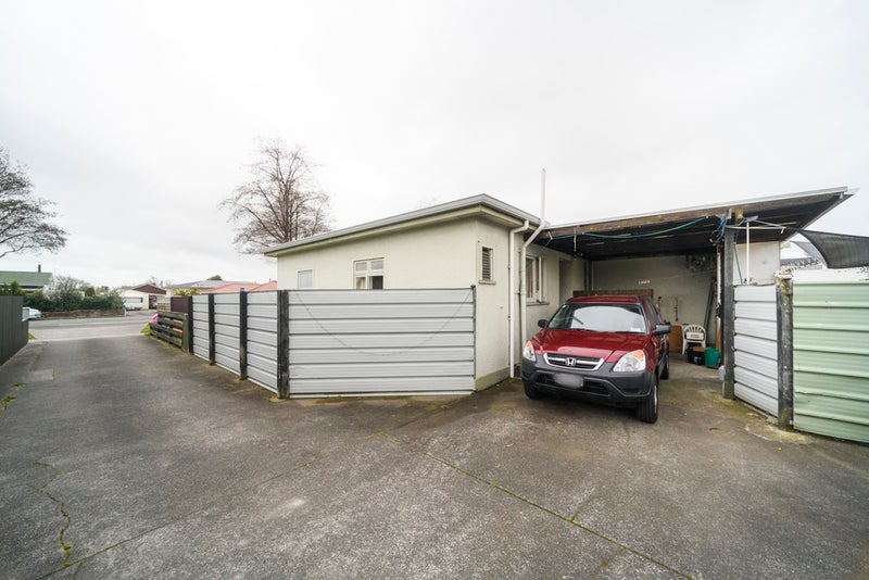 11 Botanical Road, Takaro, Palmerston North - Carousel 16