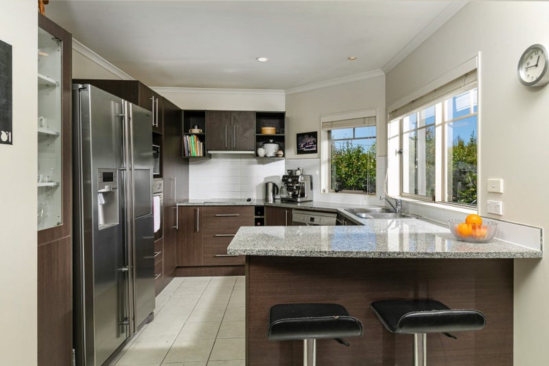 27A Alamein Avenue, Belmont, Auckland - Carousel 2