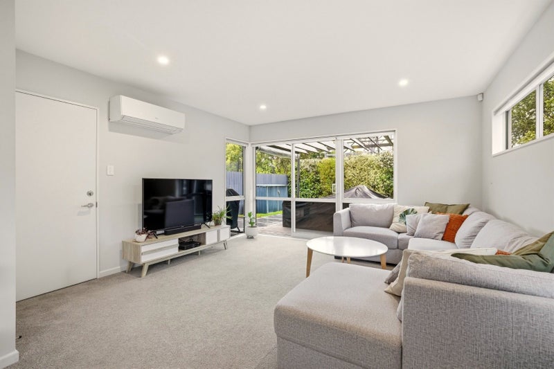 12 Menin Gate Crescent, Broomfield, Christchurch - Carousel 2