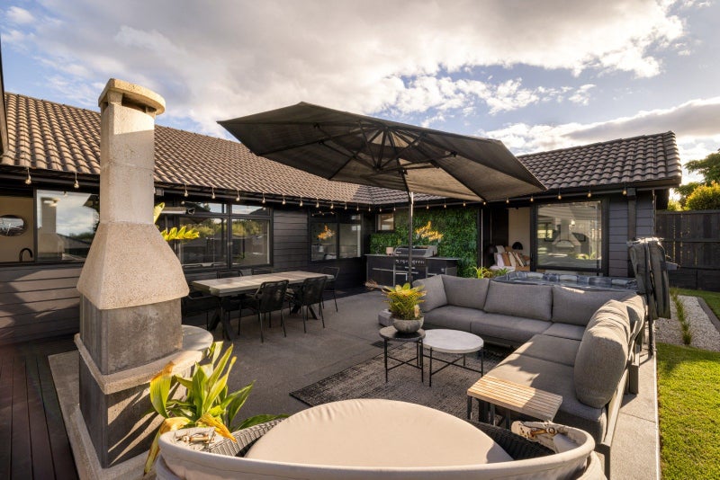 168 Rowesdale Drive, Ohauiti - Carousel 1