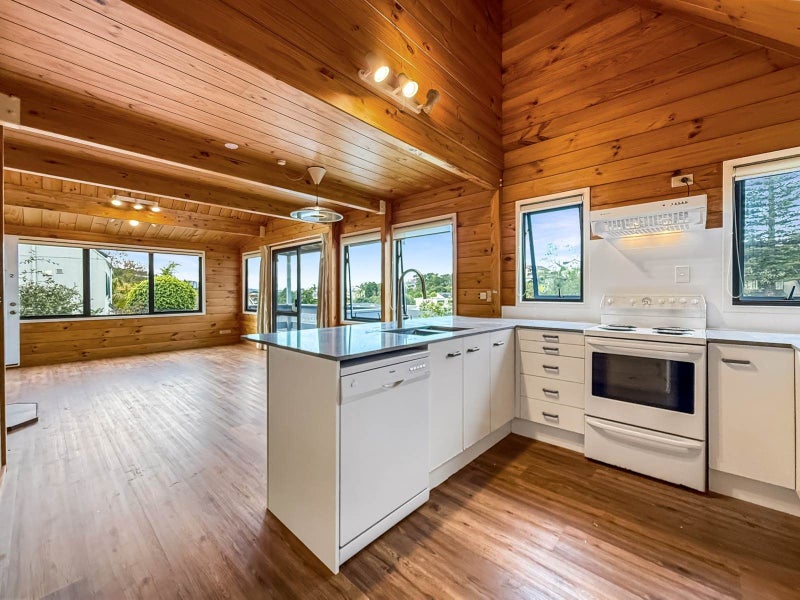2/62 Rukutai Street, Orakei, Auckland - Carousel 2