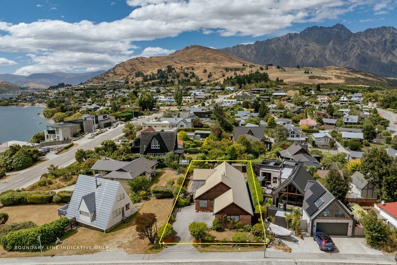 4 Four Views Avenue, Kelvin Heights, Queenstown - Carousel 1