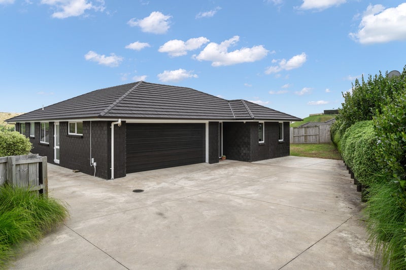 173 Ballintoy Park Drive, Welcome Bay, Tauranga - Carousel 1