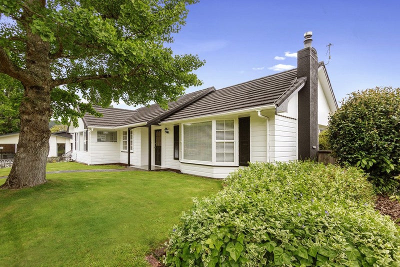 40 Gloucester Street, Silverstream, Upper Hutt - Carousel 1