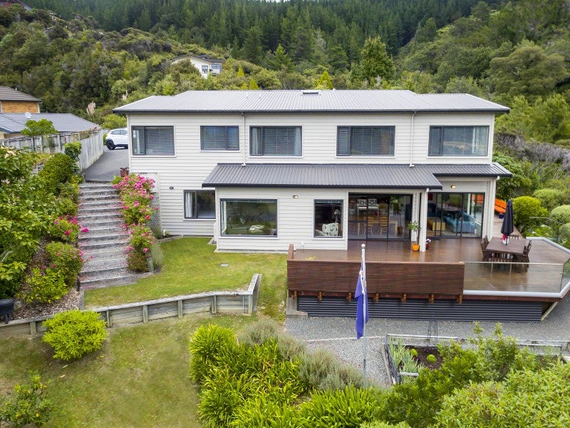 12 Sylvan Way, Silverstream, Upper Hutt - Carousel 1