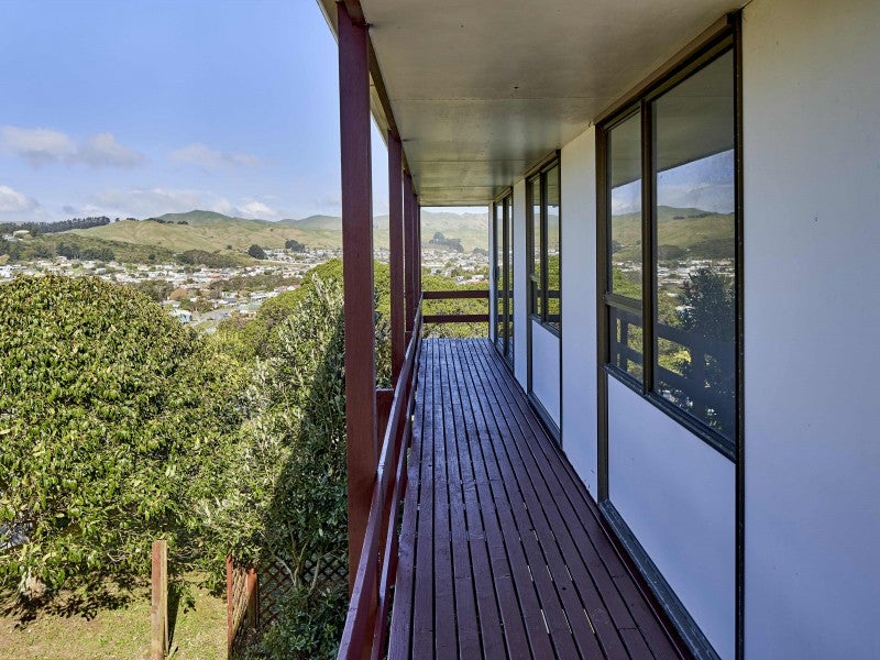 71 Conclusion Street, Ascot Park, Porirua - Carousel 2