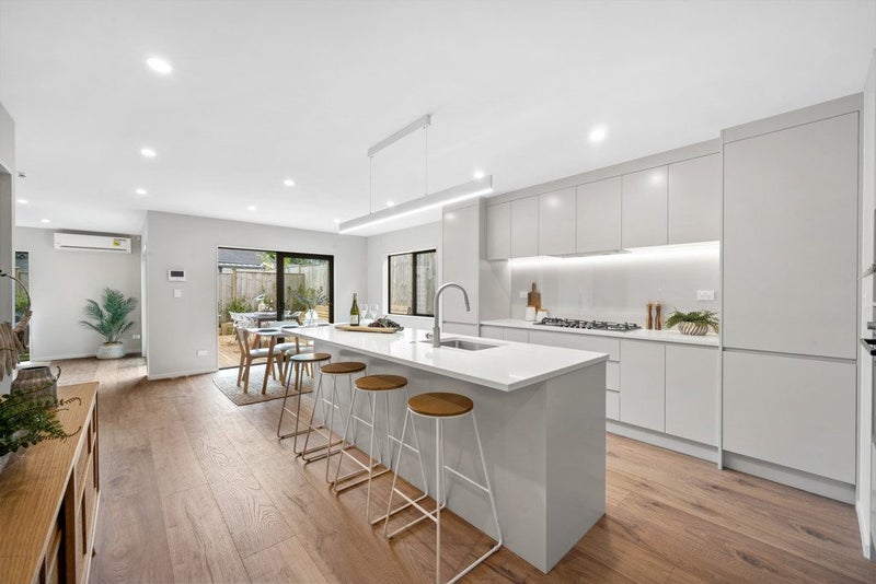 7 De Quincey Terrace, Highland Park, Auckland - Carousel 1