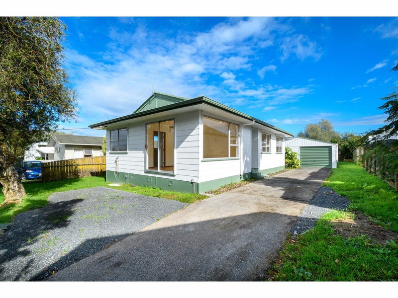 26 Makora Road, Massey, Auckland - Carousel 1