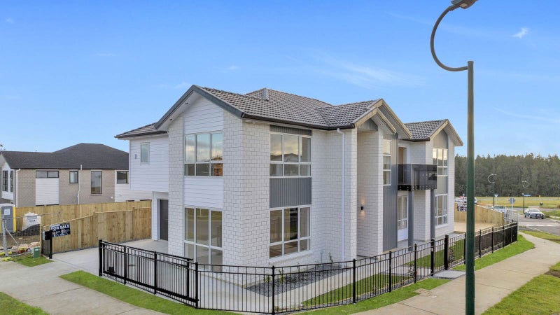 8 Uru Drive, Flat Bush, Auckland - Carousel 1
