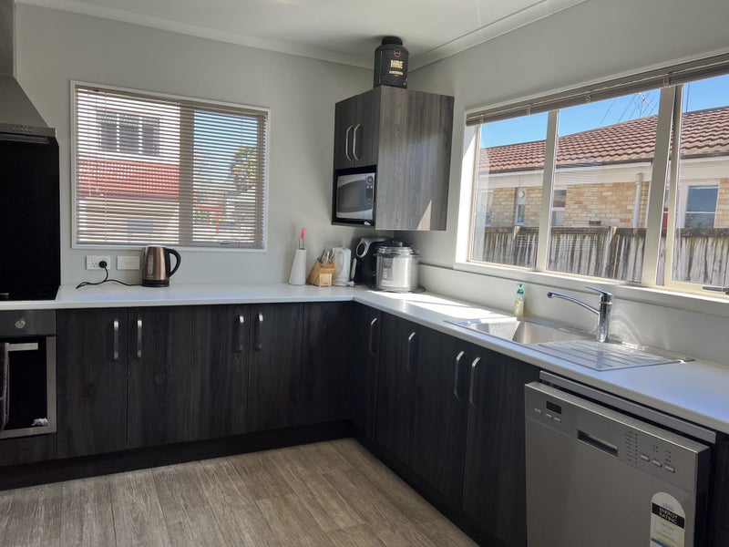 9C Peachgrove Road, Hamilton East, Hamilton - Carousel 2