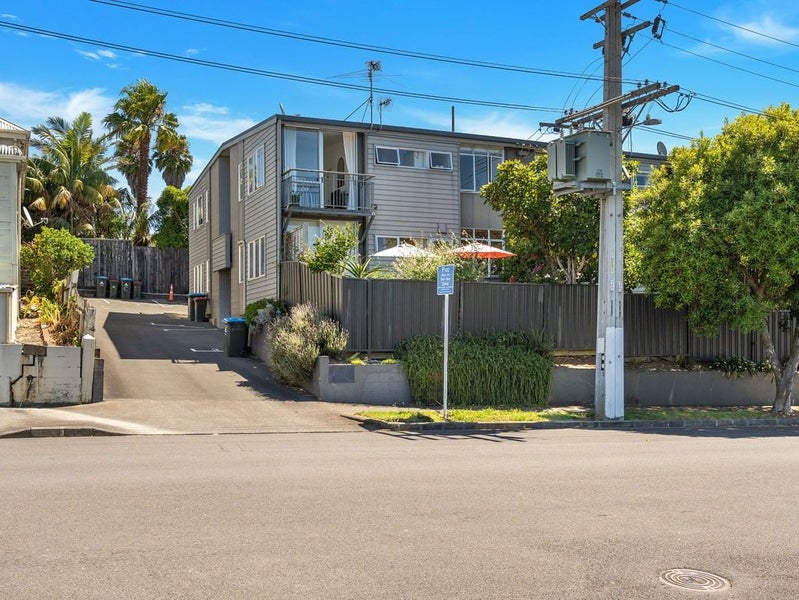 9/90 Crummer Road, Grey Lynn, Auckland - Carousel 19